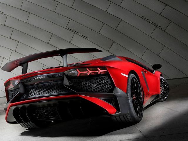 Угадайте, что же случилось с Lamborghini Aventador SV
